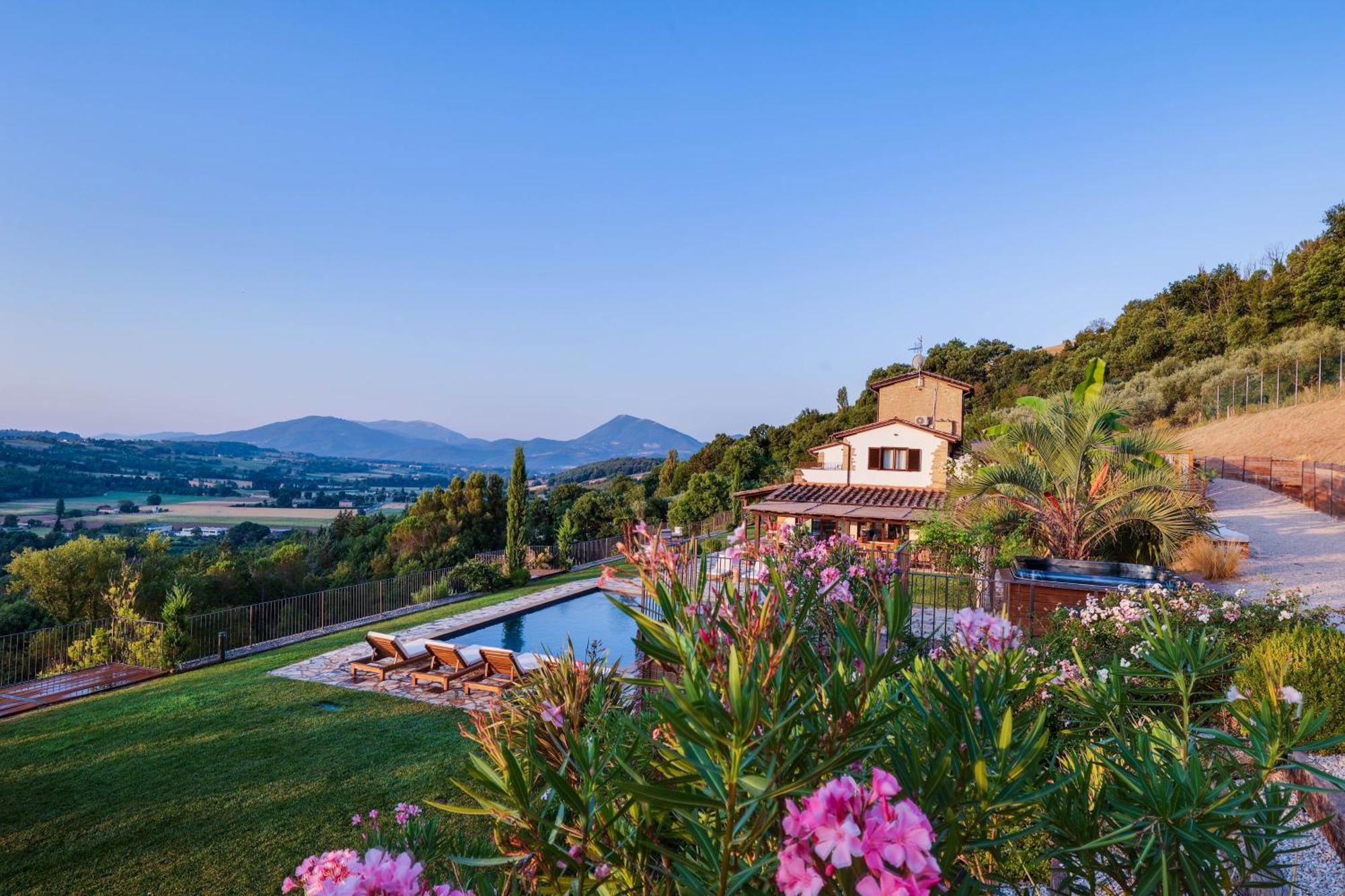 Villa Destino Italy, Umbria Tuscany Boarder Montone  Ngoại thất bức ảnh