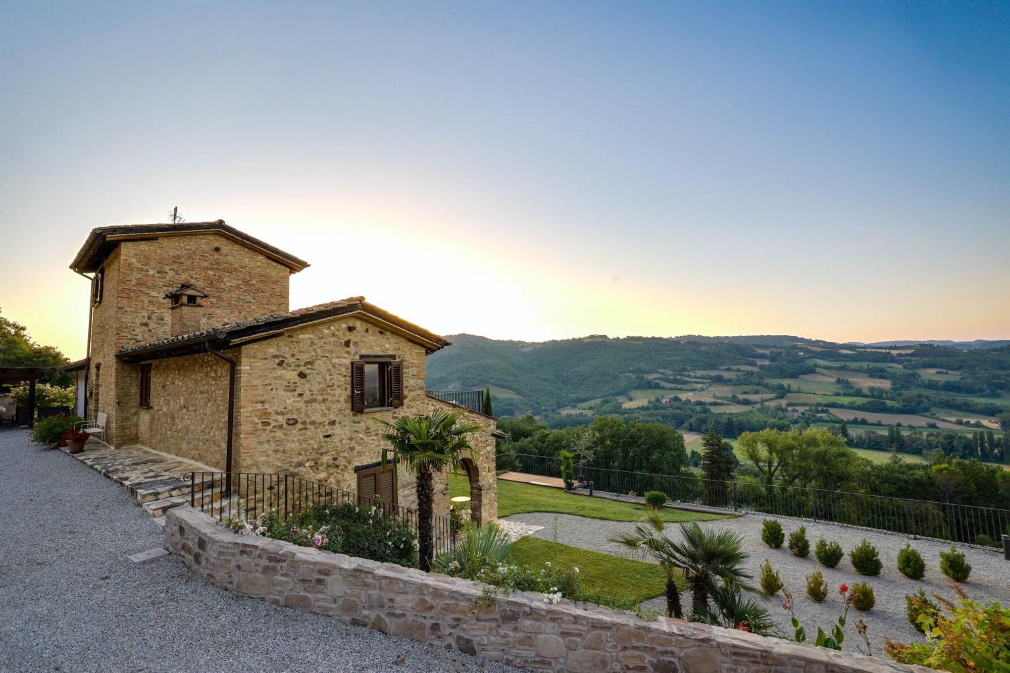 Villa Destino Italy, Umbria Tuscany Boarder Montone  Ngoại thất bức ảnh