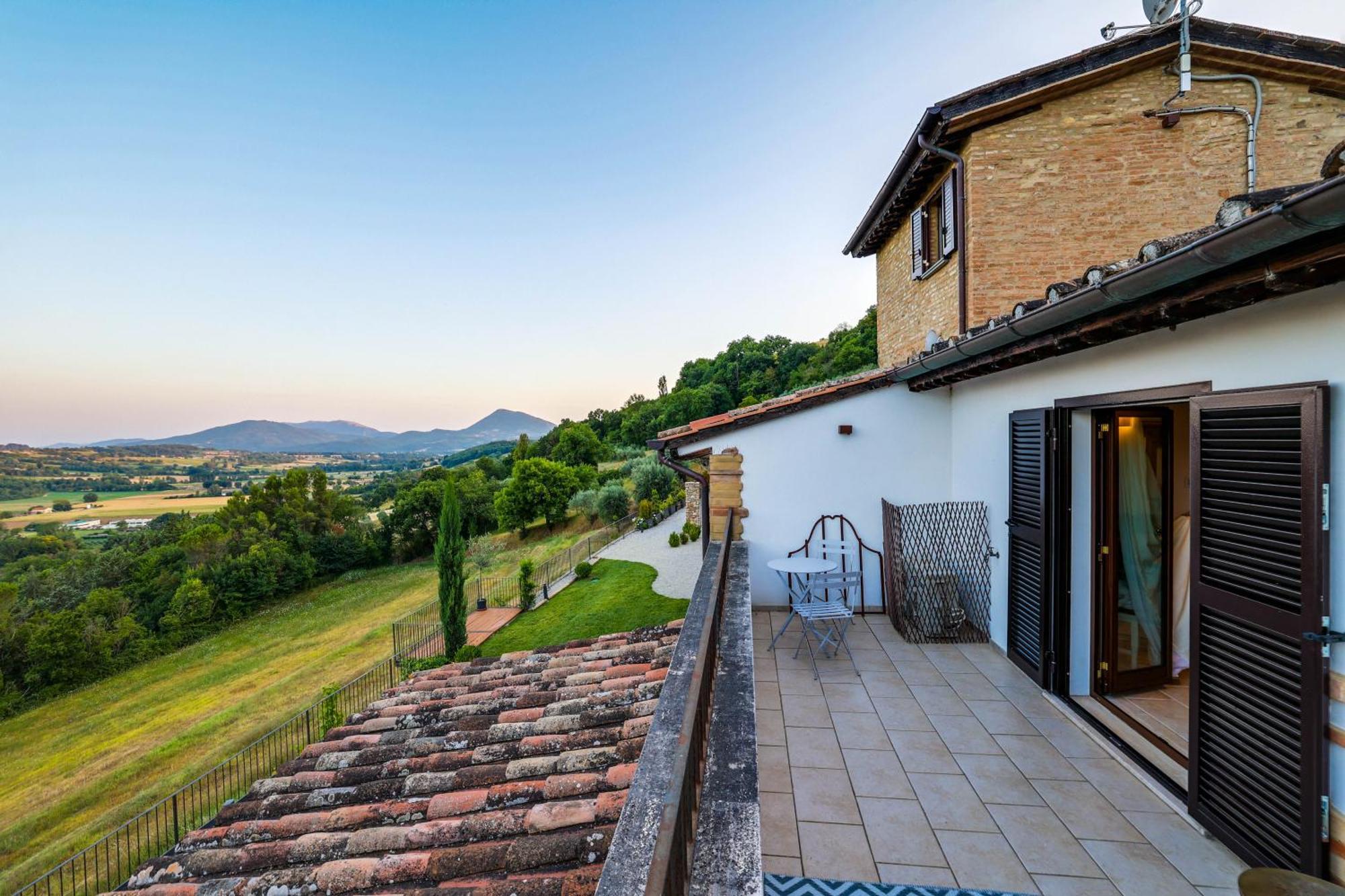 Villa Destino Italy, Umbria Tuscany Boarder Montone  Ngoại thất bức ảnh